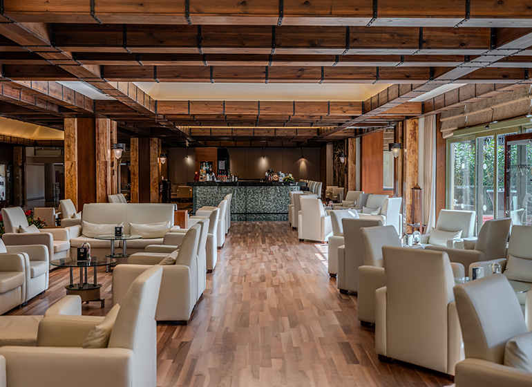 Lobby Bar & Pub